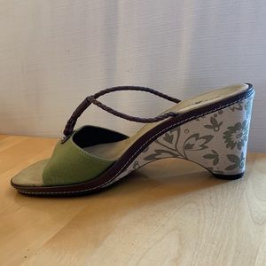 Rockport 3.5” cream & green fabric covered wedge heels, braided leather straps